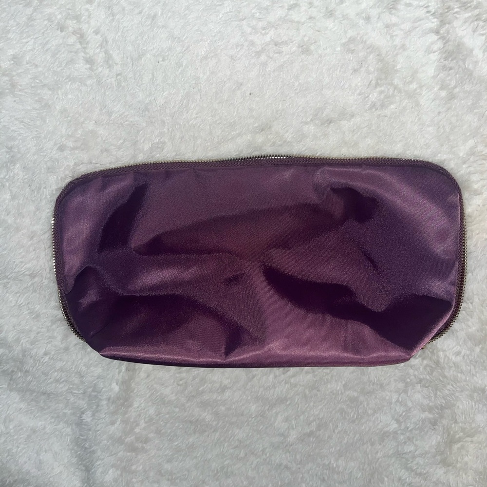 KUSSHI SIGNATURE MAKEUP BAG - Picture 5 of 7